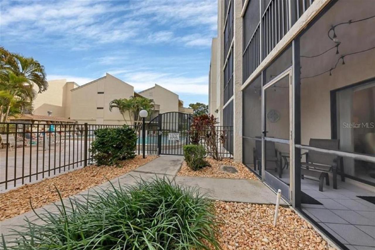 Appartamento Siesta Key Escape Ground Floor Steps To Heated Pool And Free Trolley Esterno foto