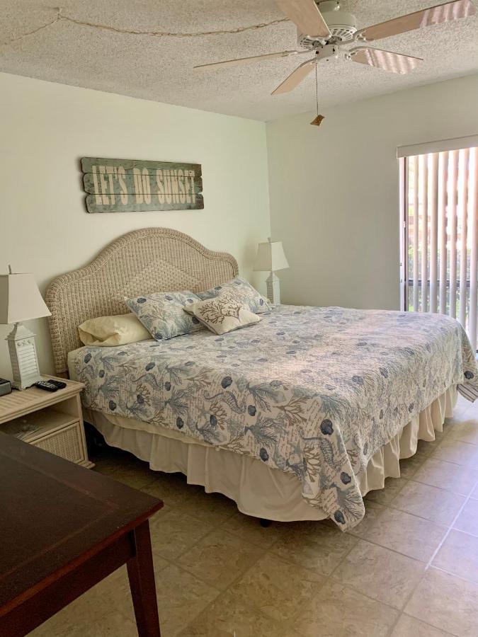 Appartamento Siesta Key Escape Ground Floor Steps To Heated Pool And Free Trolley Esterno foto
