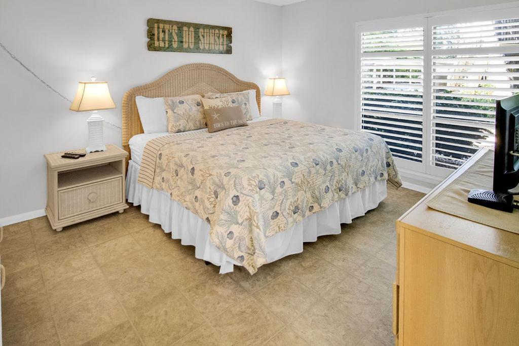 Appartamento Siesta Key Escape Ground Floor Steps To Heated Pool And Free Trolley Esterno foto