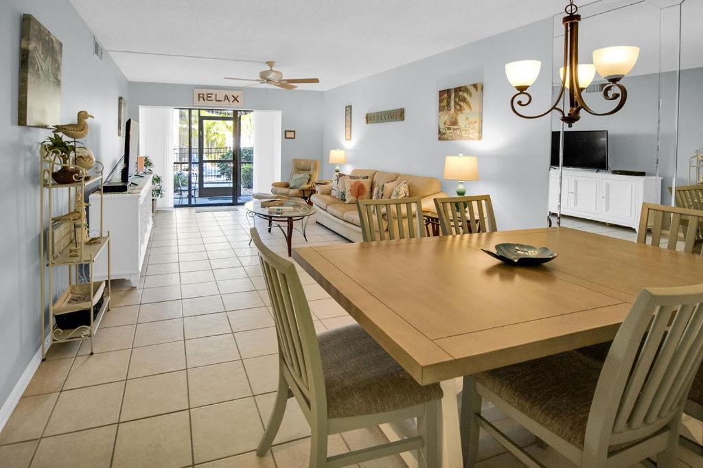 Appartamento Siesta Key Escape Ground Floor Steps To Heated Pool And Free Trolley Esterno foto